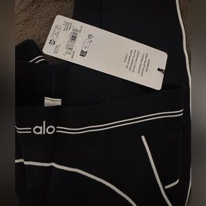 Brand new alo heart throb legging